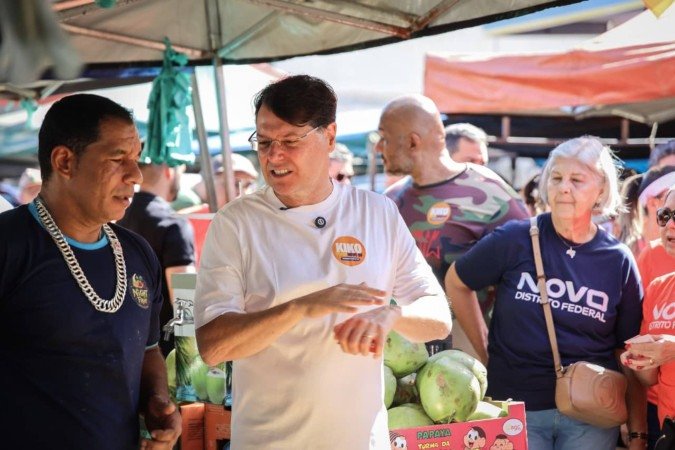 Kiko Caputo caminou pela Feira do Bicalho na manhã deste domingo (16/8) - (crédito: Divulgação) Kiko Caputo caminou pela Feira do Bicalho na manhã deste domingo (16/8) - (crédito: Divulgação)