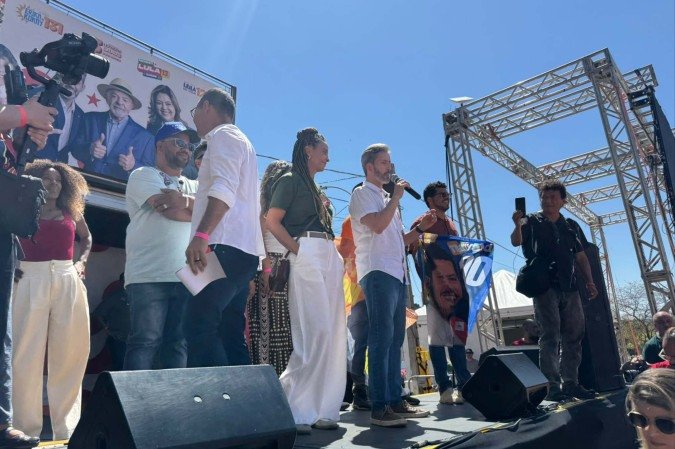 Leandro Grass inicia campanha ao Buriti em São Sebastião
- (crédito: Eduardo Fernandes CB/DA.Press) Leandro Grass inicia campanha ao Buriti em São Sebastião
- (crédito: Eduardo Fernandes CB/DA.Press)