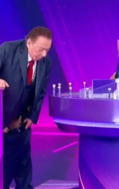 Raul Gil passa por saia justa no SBT e Patricia Abravanel brinca com a situação - (crédito: Observatorio da TV) Raul Gil passa por saia justa no SBT e Patricia Abravanel brinca com a situação - (crédito: Observatorio da TV)