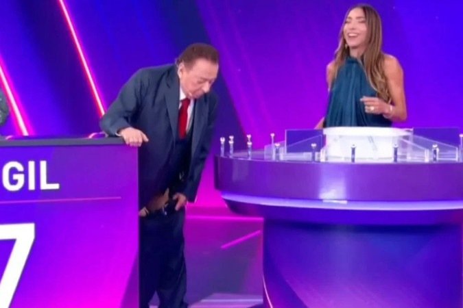 Raul Gil passa por saia justa no SBT e Patricia Abravanel brinca com a situação - (crédito: Observatorio da TV) Raul Gil passa por saia justa no SBT e Patricia Abravanel brinca com a situação - (crédito: Observatorio da TV)