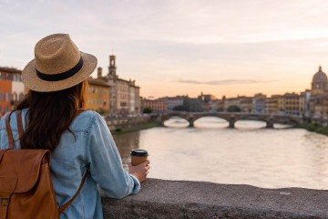 Viagem solo feminina ganha espaço e muda o perfil do turismo no Brasil - (crédito: Uai Turismo) Viagem solo feminina ganha espaço e muda o perfil do turismo no Brasil - (crédito: Uai Turismo)