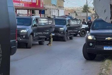 Policiais militares cercaram o local e iniciaram o protocolo de gerenciamento de crises -  (crédito: Divulga&ccedil;&atilde;o/PMDF)