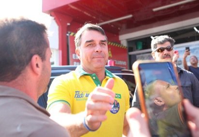  Eleições 2026. Flavio Bolsonaro e Nikolas Ferreira, no bairro Betania.
       -  (crédito:  Edesio Ferreira/EM/D.A Press) - Eleições 2026. Flavio Bolsonaro e Nikolas Ferreira, no bairro Betania.
       -  (crédito:  Edesio Ferreira/EM/D.A Press)