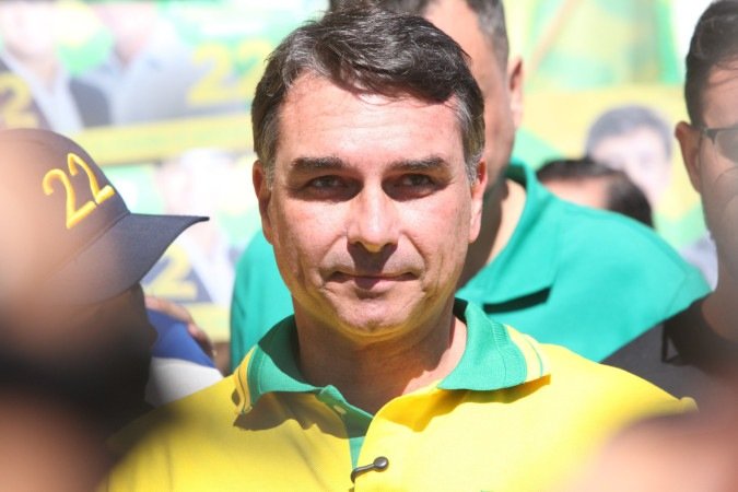 Coordenador de Flávio e ex-cotada a vice votam contra fim da escala 6x1