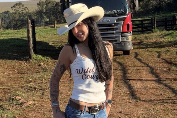 Quando o assunto é moda country e agronejo,
é impossível não pensar na cantora Ana Castela - (crédito: Reprodução/ Instagram (@anacastelacantora)) Quando o assunto é moda country e agronejo,
é impossível não pensar na cantora Ana Castela - (crédito: Reprodução/ Instagram (@anacastelacantora))