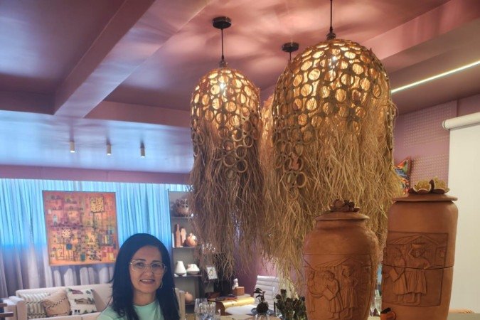 Cleziania Paiva começou a trabalhar com esculturas de barro inspirada na mãe 