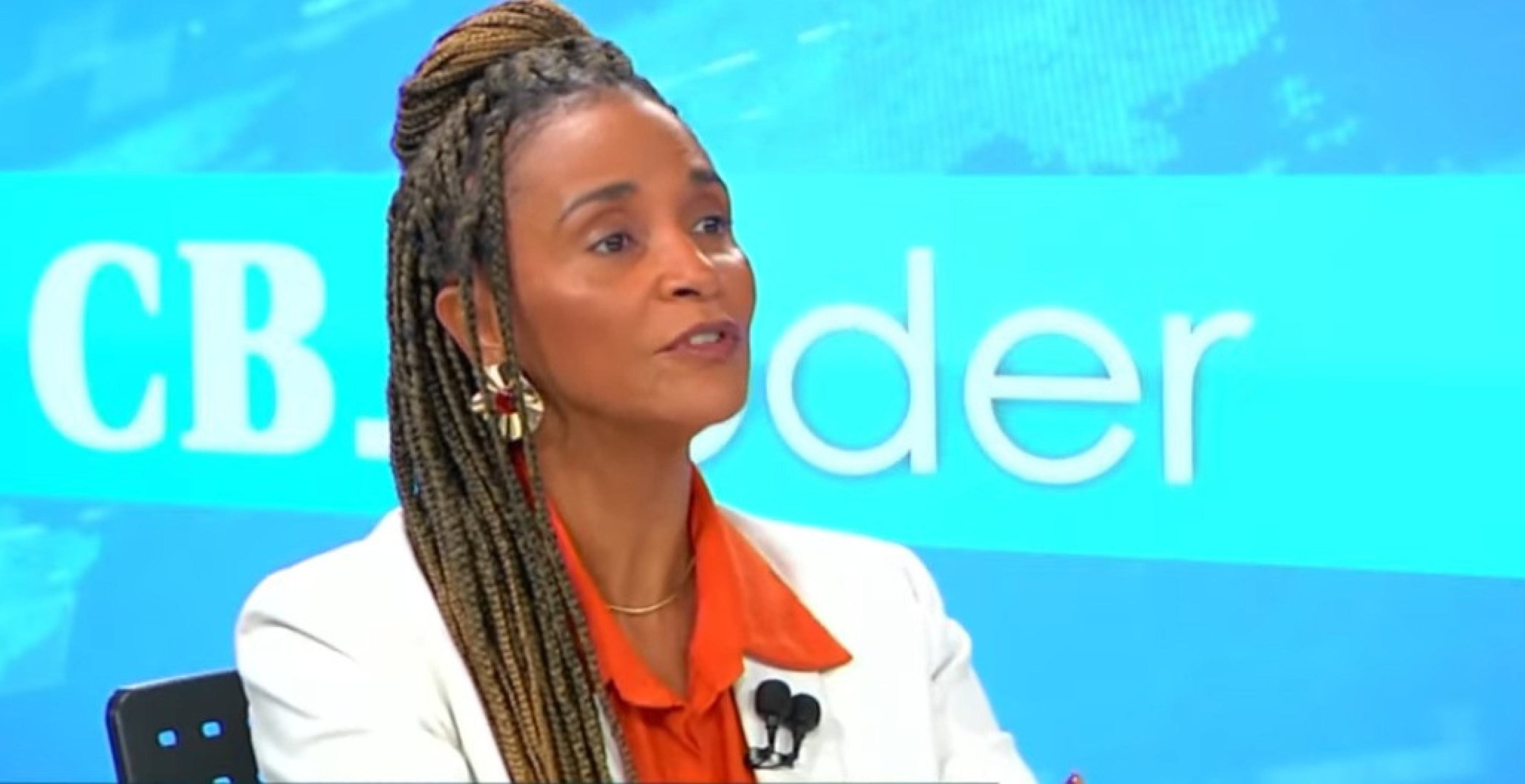 Dora Gomes (PV), vice na chapa de Leandro Grass, é a entrevistada do CB.Poder 