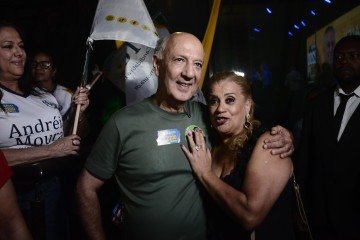 Ao lado de aliados e apoiadores no evento do PL, ex-governador defendeu união partidária - (crédito: Minervino Júnior/CB/D.A.Press) Ao lado de aliados e apoiadores no evento do PL, ex-governador defendeu união partidária - (crédito: Minervino Júnior/CB/D.A.Press)