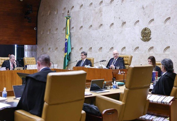 Fachin durante plenária do STF nesta quarta-feita (19/8)