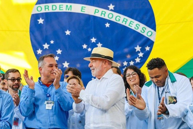 Lula durante visita ao Centro Nuclear da Marinha em Iperó (SP) - (crédito: Ricardo Stuckert/PR) Lula durante visita ao Centro Nuclear da Marinha em Iperó (SP) - (crédito: Ricardo Stuckert/PR)