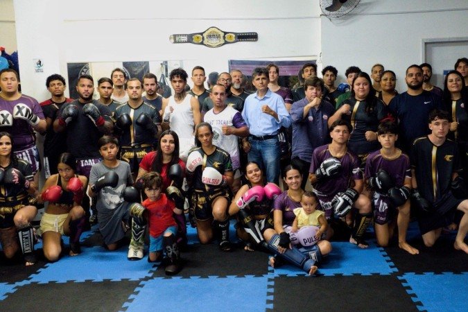 Integrantes do time brasiliense Focus Thai Team ajustam os últimos detalhes do treino antes de subirem ao ringue no Ginásio Regional da Ceilândia - (crédito: Focus Thai Team/Divulgação) Integrantes do time brasiliense Focus Thai Team ajustam os últimos detalhes do treino antes de subirem ao ringue no Ginásio Regional da Ceilândia - (crédito: Focus Thai Team/Divulgação)