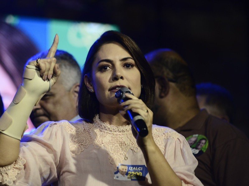 Michelle diz que decisão de Moraes sobre visitas a Bolsonaro restringe  campanha