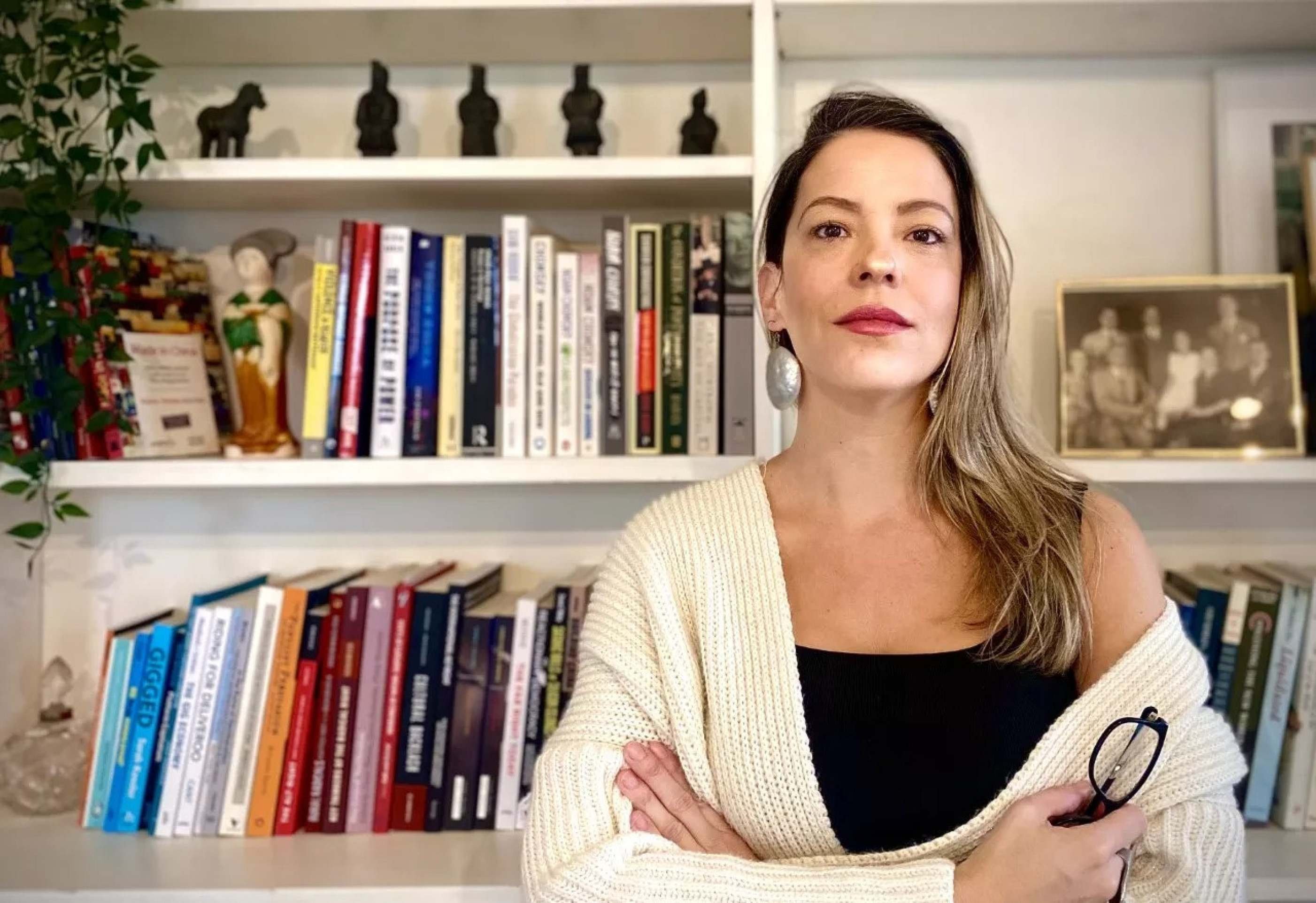 Raiva e sonho: como a extrema direita conquista o Brasil popular; antrop&oacute;loga Rosana Pinheiro-Machado fala ao Correio Braziliense ; 