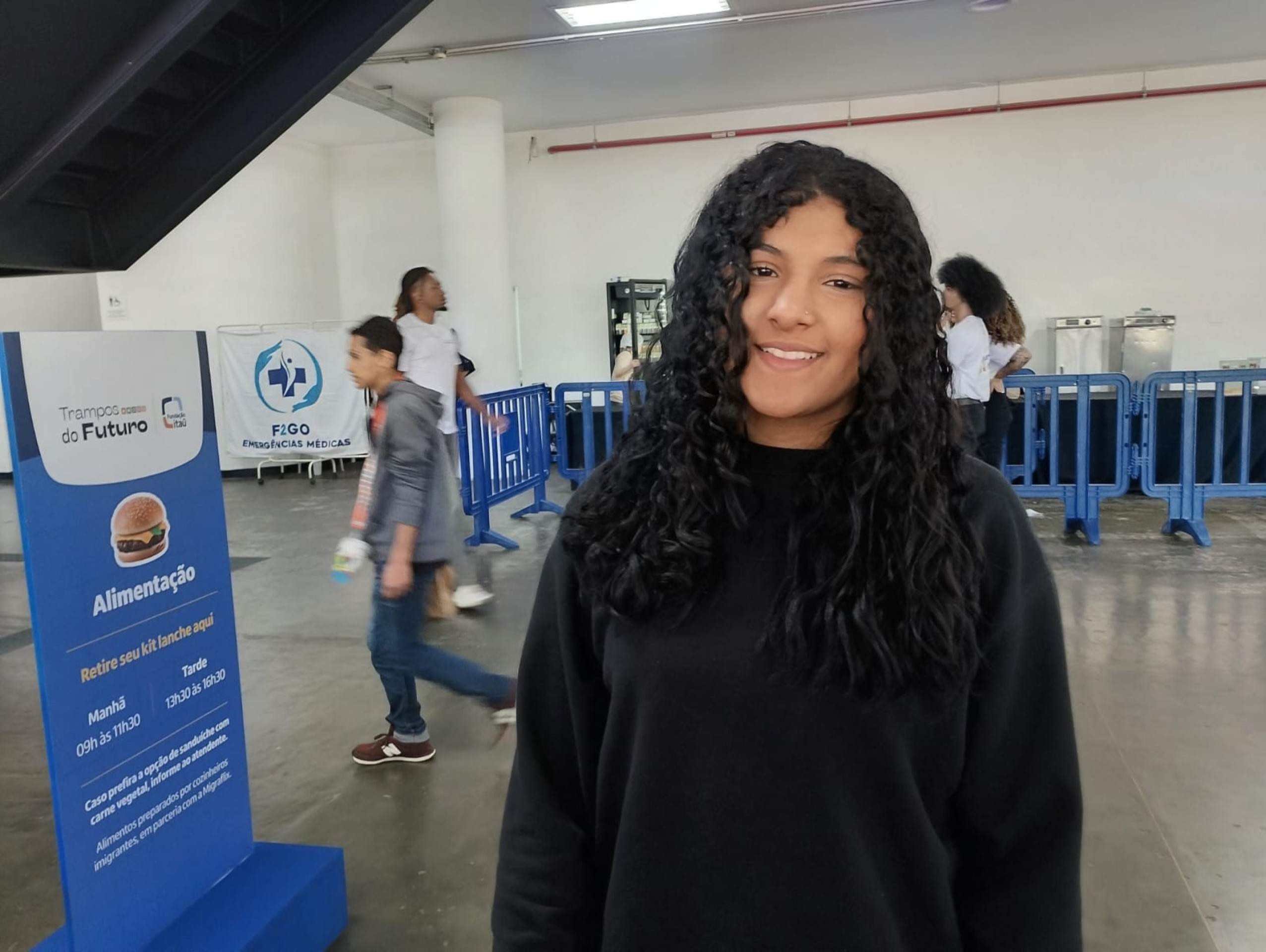 Para a estudante da Escola Estadual Dom Jo&atilde;o Maria Ogno,  Adrielly Lima o contato direto com a tecnologia &eacute; empolgante