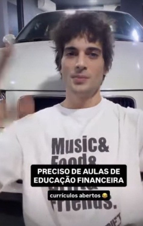 Fiuk pede aulas de educação financeira em vídeo no Instagram, afirmando que suas dívidas são maiores do que imaginava - (crédito: Reprodução/Instagram) Fiuk pede aulas de educação financeira em vídeo no Instagram, afirmando que suas dívidas são maiores do que imaginava - (crédito: Reprodução/Instagram)