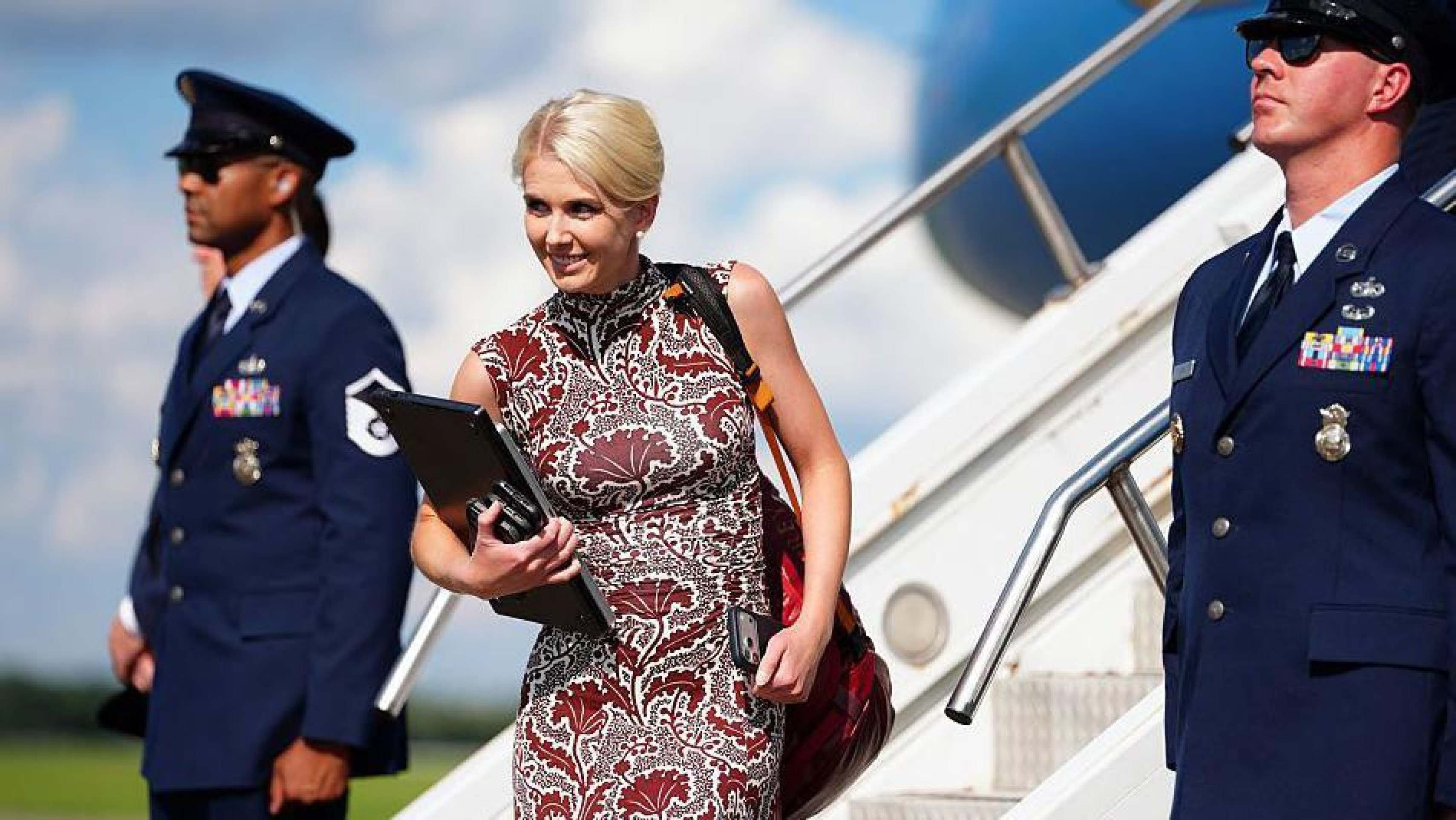 Quem é Natalie Harp, assessora que se tornou presença constante ao lado de Trump - QTU Questões do Universo