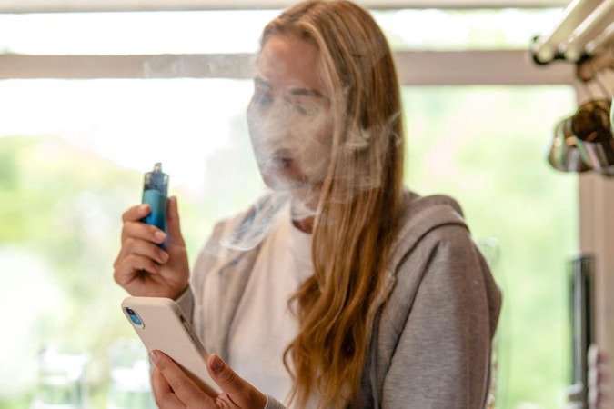 Autoridades no Reino Unido estão fazendo consultas sobre propostas para reprimir embalagens de cigarros eletrônicos que atraiam crianças - (crédito: Getty Images) Autoridades no Reino Unido estão fazendo consultas sobre propostas para reprimir embalagens de cigarros eletrônicos que atraiam crianças - (crédito: Getty Images)