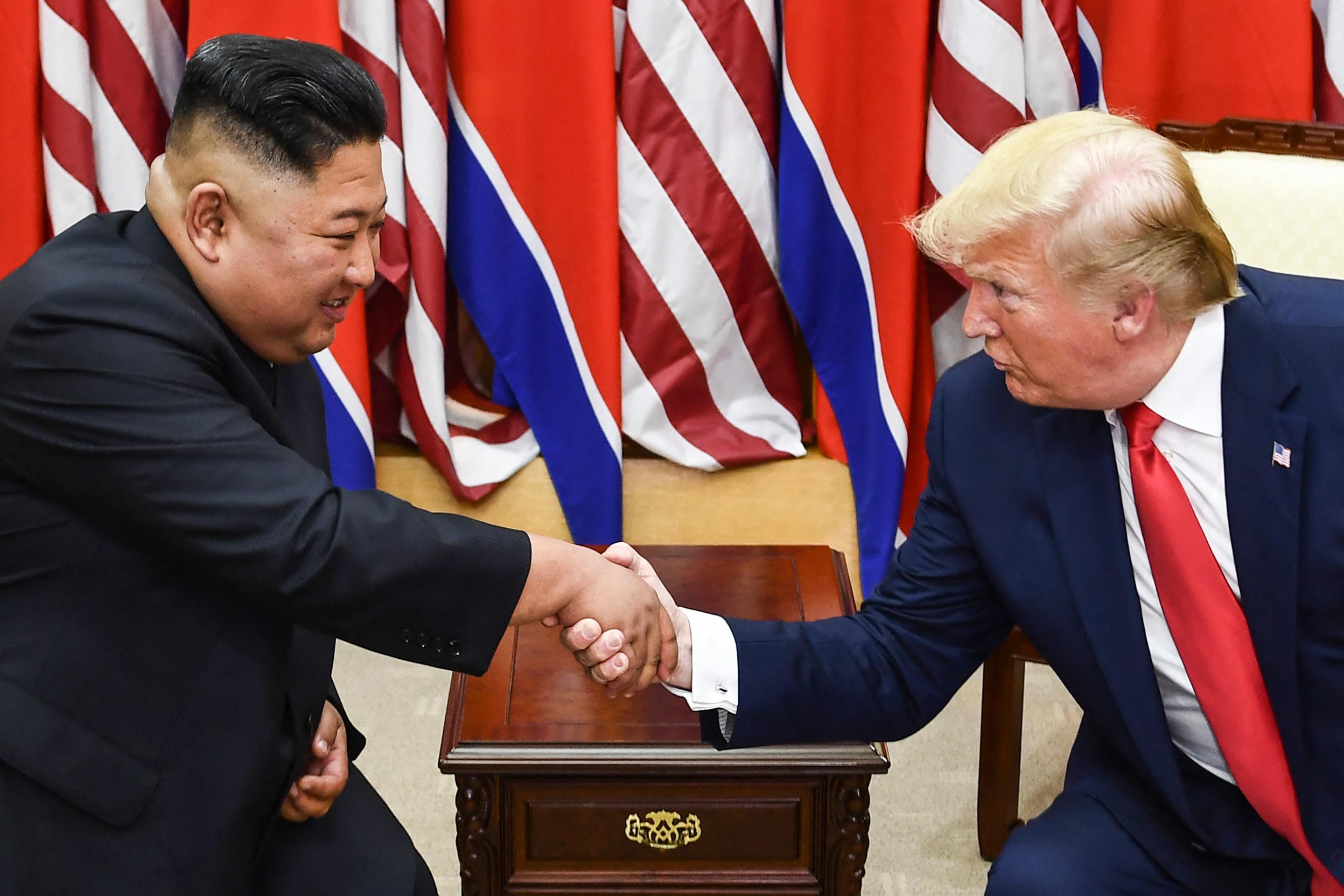Trump negocia cúpula com Kim em meio a tensões em Teerã