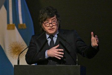 Milei diz que 'loucura' do aborto legal na Argentina está 'custando caro'
- (crédito: AFP) Milei diz que 'loucura' do aborto legal na Argentina está 'custando caro'
- (crédito: AFP)