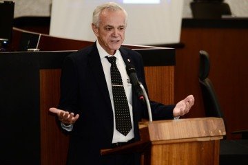 Presidente do TRE-DF, Ângelo Passareli destaca que o sorteio busca promover a igualdade entre as agremiações - (crédito: Minervino Júnior/CB/DA.Press) Presidente do TRE-DF, Ângelo Passareli destaca que o sorteio busca promover a igualdade entre as agremiações - (crédito: Minervino Júnior/CB/DA.Press)