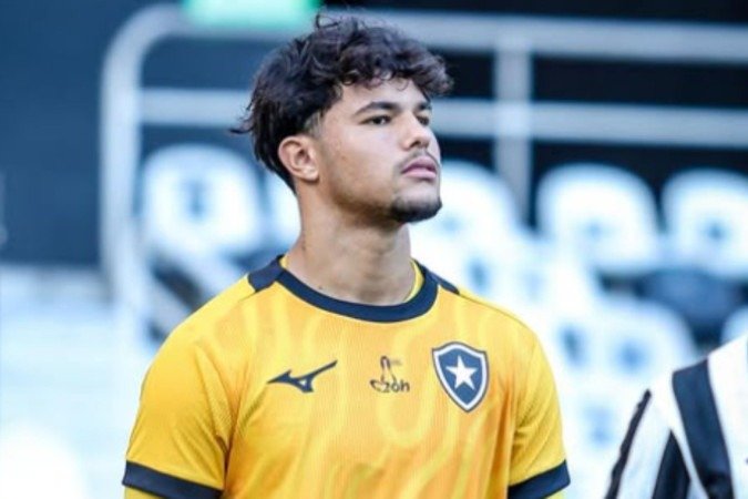 Bruninho Samudio é afastado do Botafogo e real motivo vem à tona - (crédito: Reprodução/Instagram) Bruninho Samudio é afastado do Botafogo e real motivo vem à tona - (crédito: Reprodução/Instagram)
