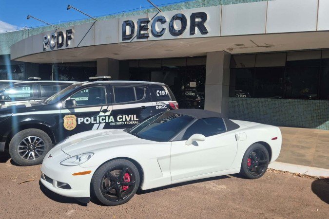 O Chevrolet Corvette 2025, apreendido na operação Black-Tie, está disponível no Brasil via importação independente, com preços entre R$ 1 milhão e R$ 1,5 milhão - (crédito: Divulgação PCDF) O Chevrolet Corvette 2025, apreendido na operação Black-Tie, está disponível no Brasil via importação independente, com preços entre R$ 1 milhão e R$ 1,5 milhão - (crédito: Divulgação PCDF)