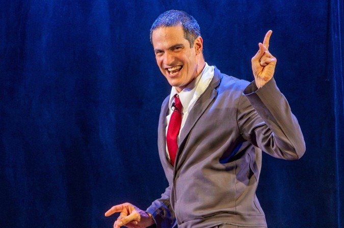 O Figurante
Com Mateus Solano. Sábado (22/8), às 17h30 e às 20h, e domingo (23/8), às 17h e às 19h30, no Teatro Royal Tulip (Hotel Royal Tulip Alvorada). Ingressos: a partir de R$ 25, na Belini (113 Sul) ou no Sympla. Não recomendado para menores de 12 anos
- (crédito: DALTON VALERIO) O Figurante
Com Mateus Solano. Sábado (22/8), às 17h30 e às 20h, e domingo (23/8), às 17h e às 19h30, no Teatro Royal Tulip (Hotel Royal Tulip Alvorada). Ingressos: a partir de R$ 25, na Belini (113 Sul) ou no Sympla. Não recomendado para menores de 12 anos
- (crédito: DALTON VALERIO)