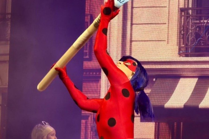 Isabella Daneluz interpreta Ladybug em
Miraculous Ladybug: O Show Musical - (crédito: Divulgação ) Isabella Daneluz interpreta Ladybug em
Miraculous Ladybug: O Show Musical - (crédito: Divulgação )