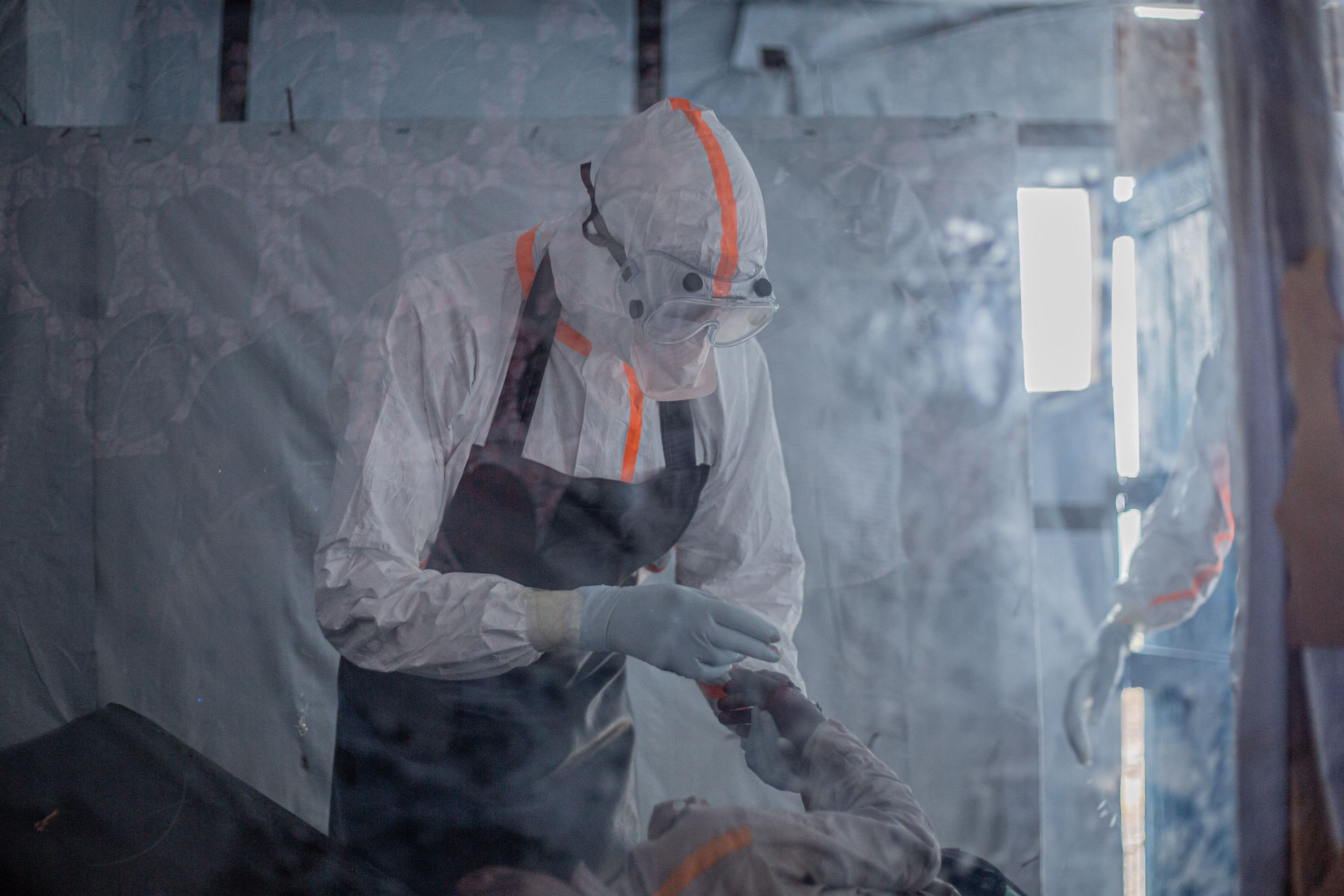 Surto de ebola preocupa cientistas 