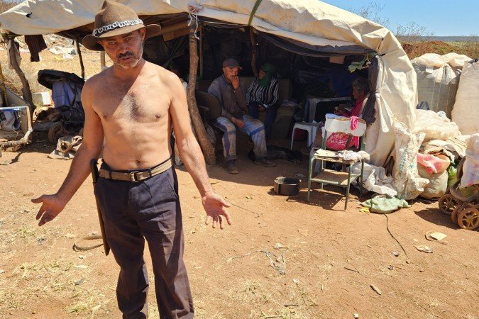 Incêndio no lixão de São João d'Aliança (GO), na Chapada dos Veadeiros. Milton, catador de material reciclável
