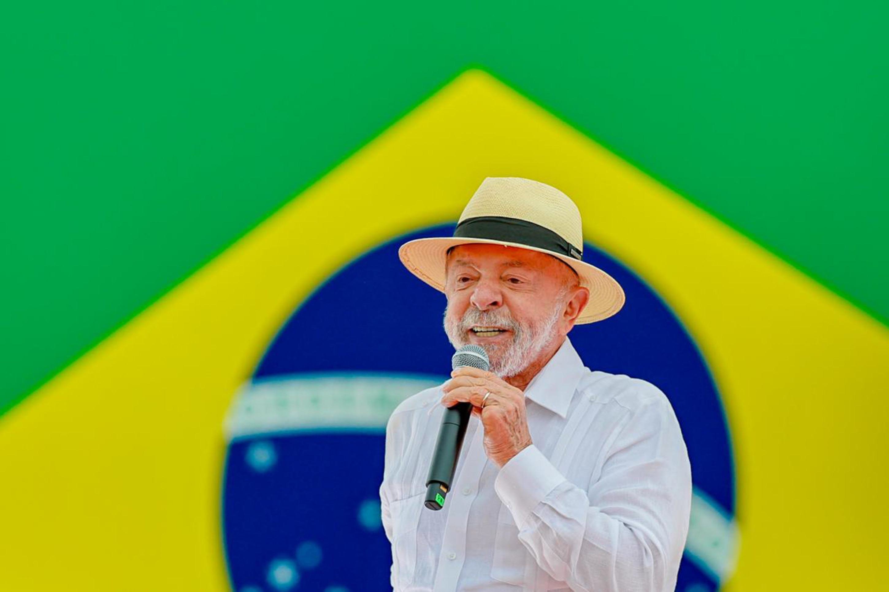 Lula reforça fim da 6x1 em meio à andamento da pauta no Senado - QTU Questões do Universo
