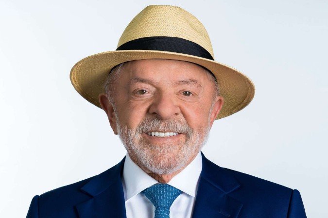 MP Eleitoral não vê irregularidade em foto de Lula com chapéu - QTU Questões do Universo