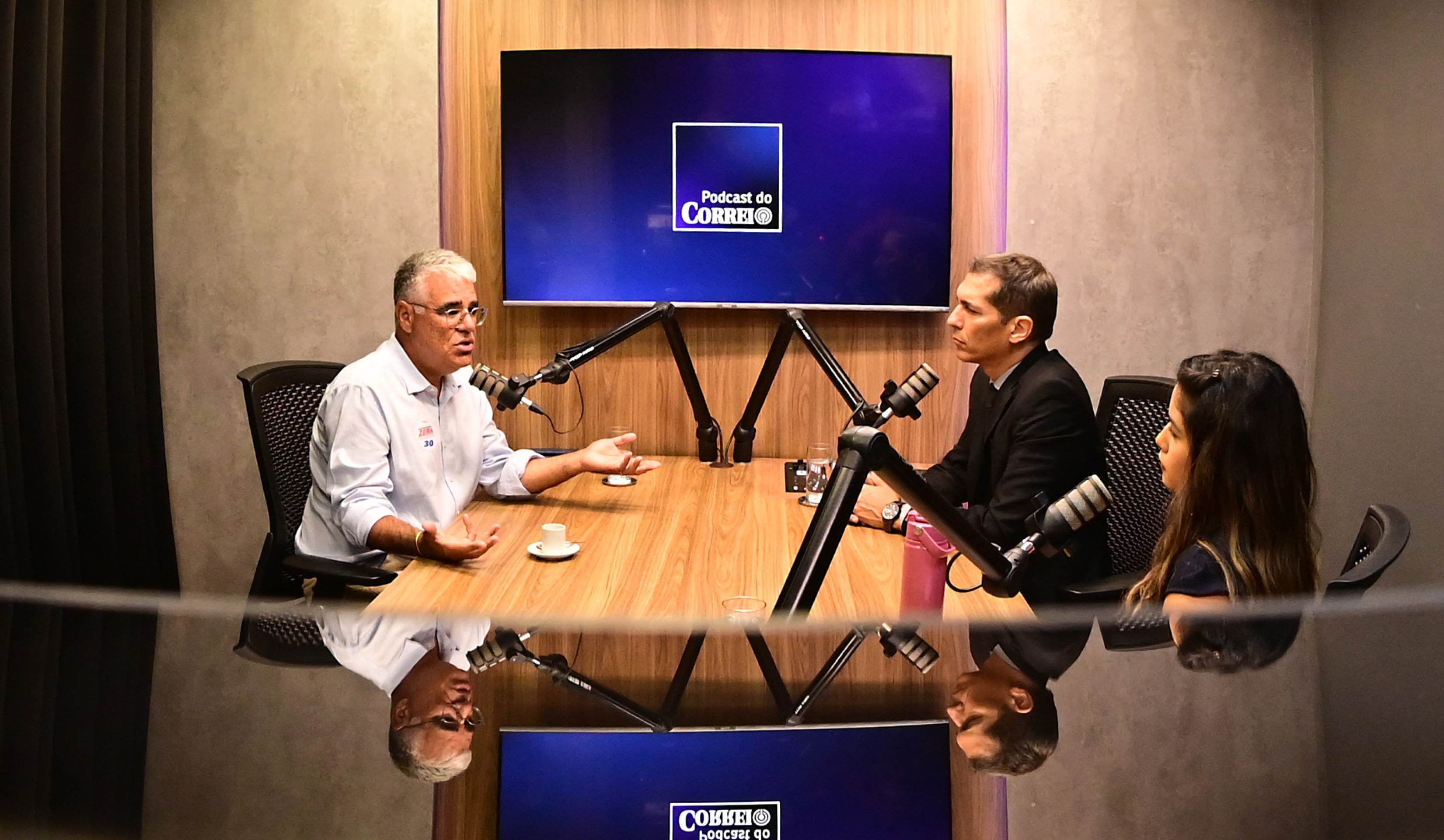 "O Brasil precisa de um choque de gestão", diz Girão - QTU Questões do Universo