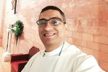 Xará do craque eleito cinco vezes melhor do mundo, Ronaldo dos Santos Araujo abençoou a união entre Cristiano Ronaldo e Georgina Rodríguez no último dia 14, em Cascais, Portugal -  (crédito: Divulgação/Arquidiocese de Manaus)