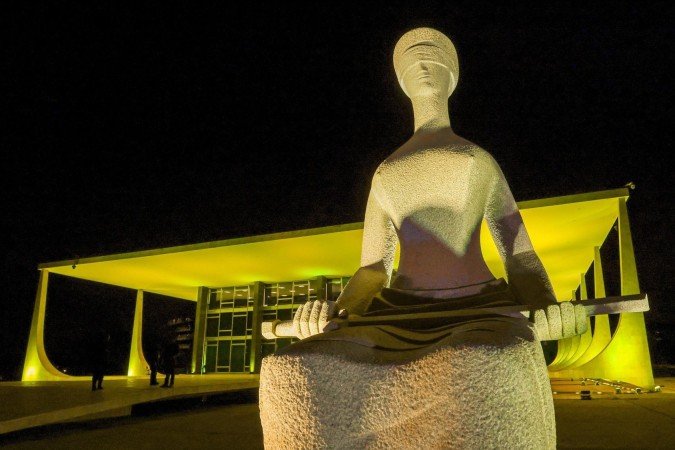 Juízes convocam assembleia e miram "pauta ética" para cúpula do STF - QTU Questões do Universo