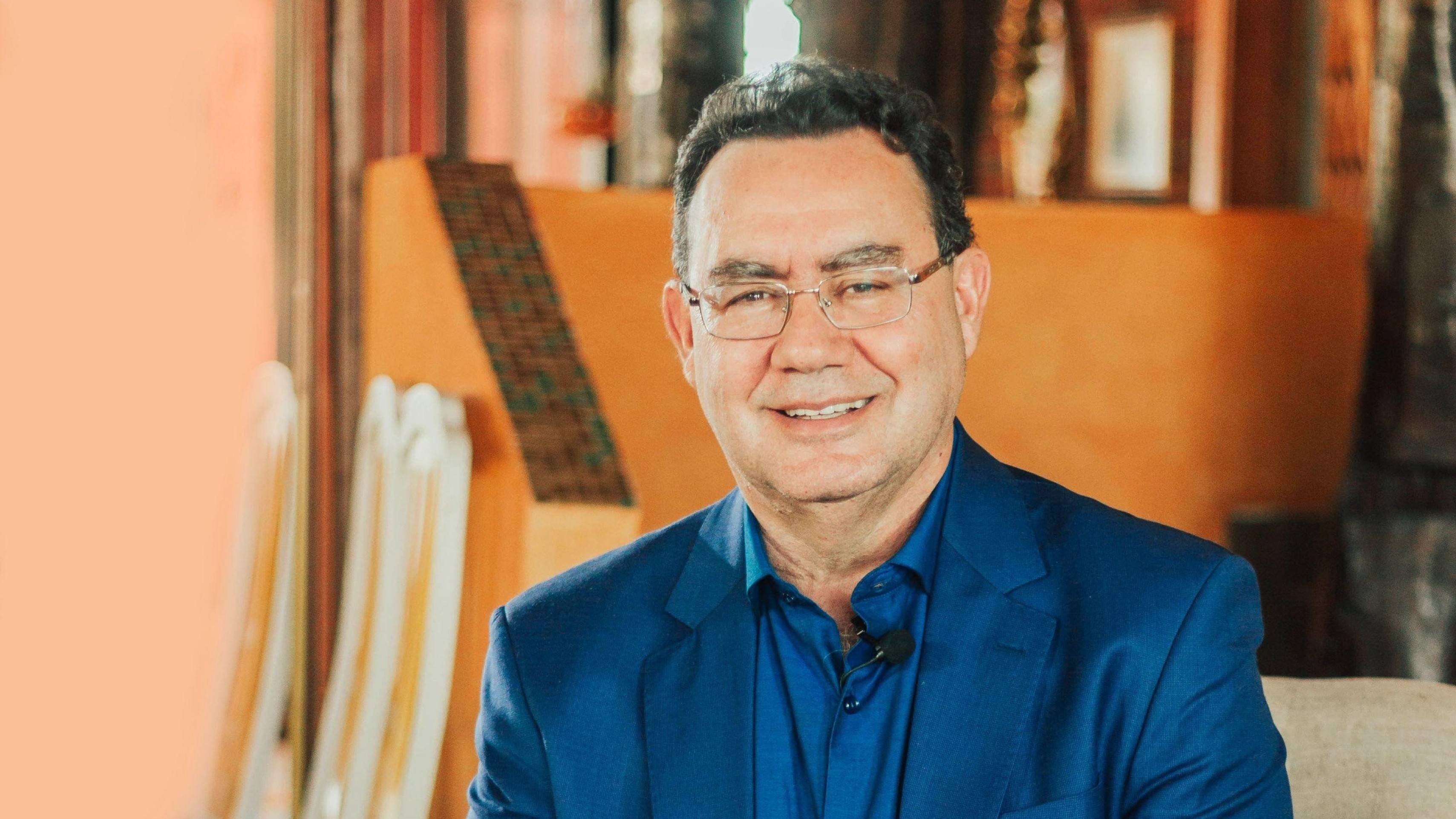 Augusto Cury diz que, se vencer as eleições, acabará com a fome e a briga de Putin e Zelensky