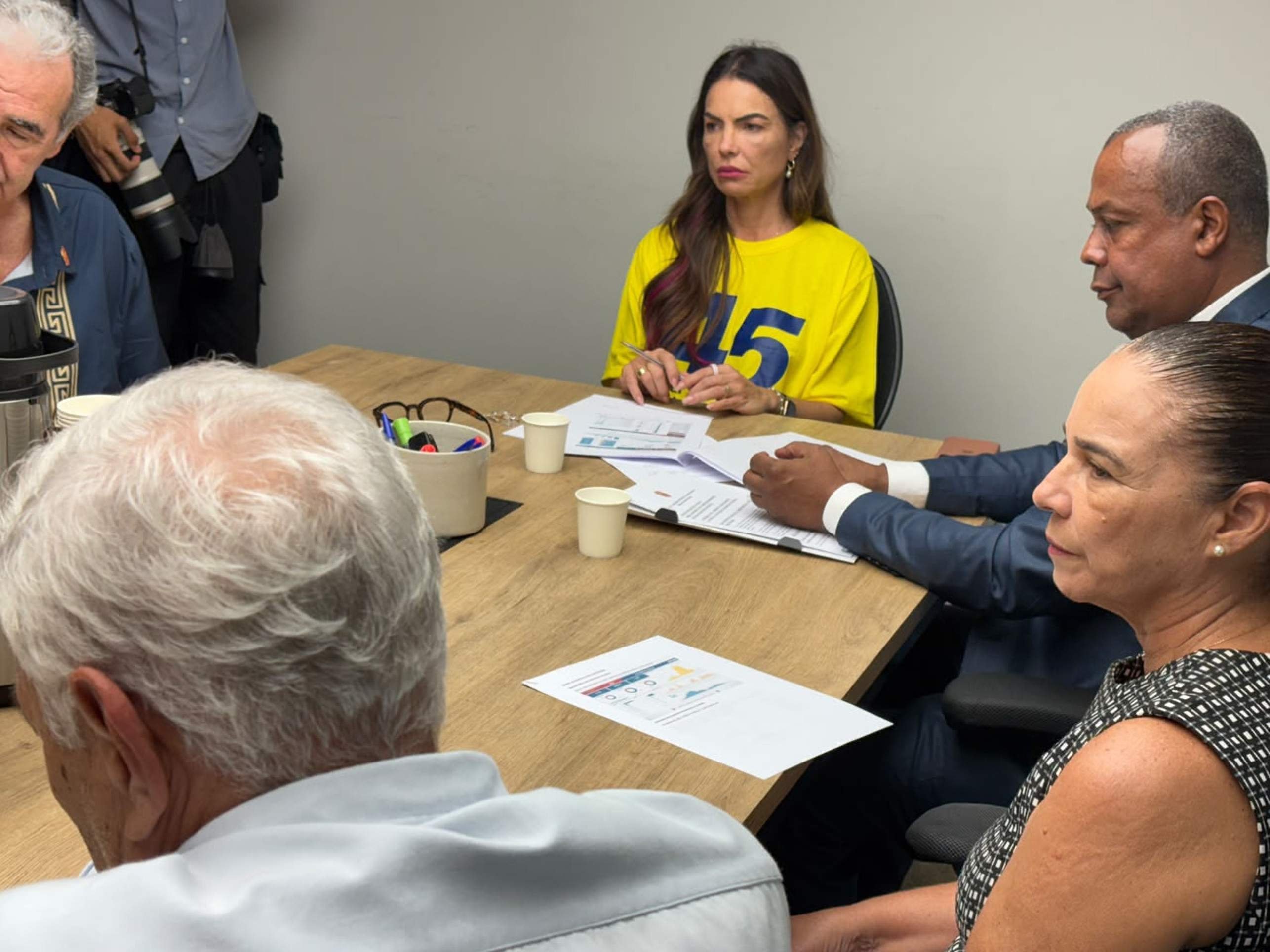 Paula Belmonte promete defender reajuste das forças de segurança do DF
