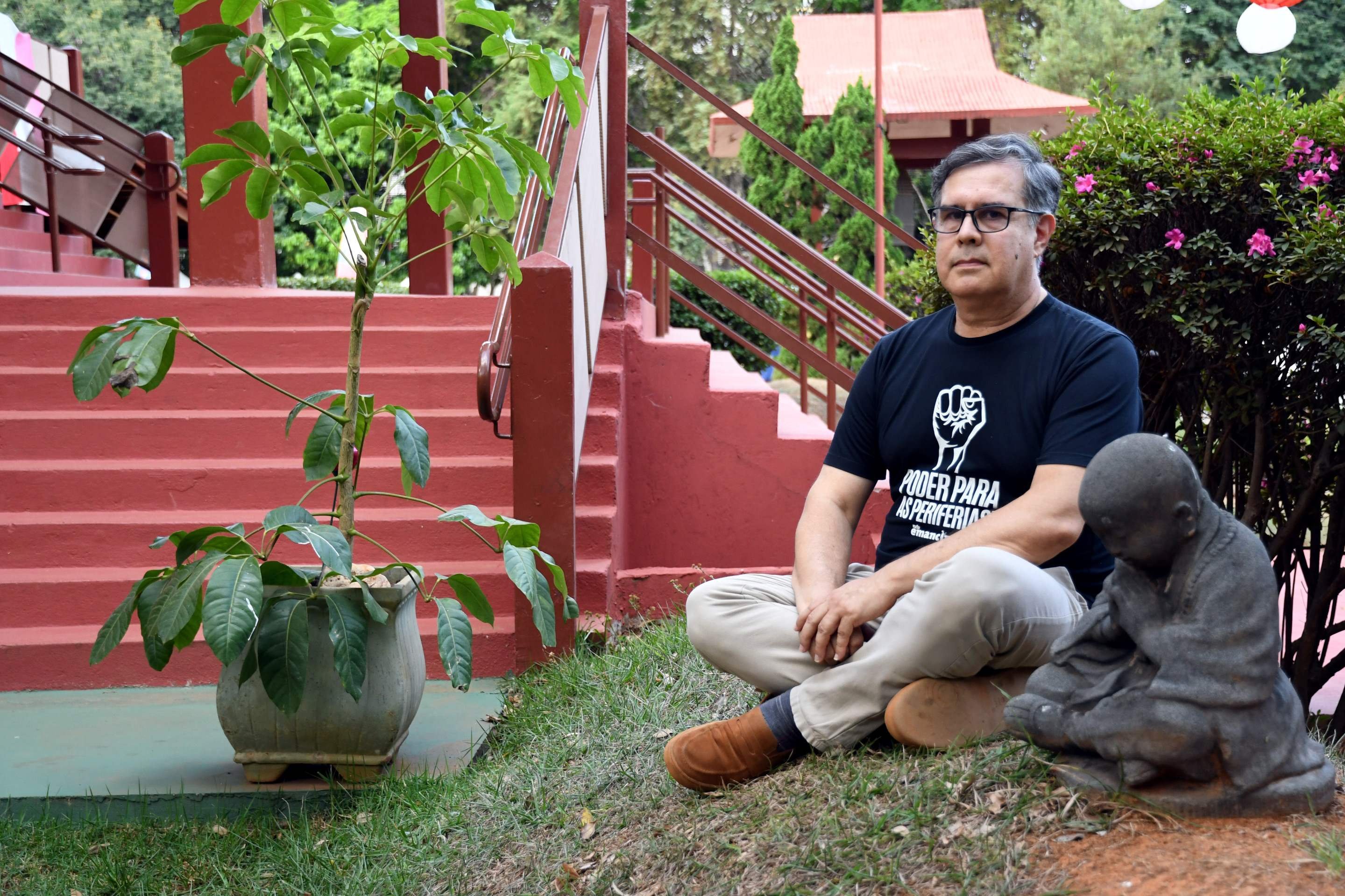 Jos&eacute; Aguilera teve um despertar espiritual no budismo