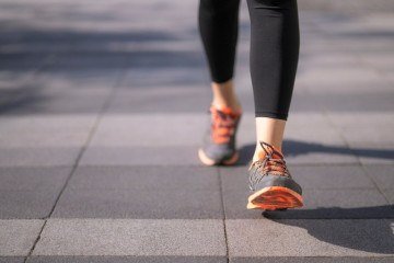 Estudo da USP sugere que aumentar os passos diários é uma alternativa eficaz para controlar a asma moderada a grave - (crédito: Shutterstock) Estudo da USP sugere que aumentar os passos diários é uma alternativa eficaz para controlar a asma moderada a grave - (crédito: Shutterstock)
