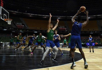Sele&ccedil;&atilde;o Brasileira j&aacute; est&aacute; adaptada &agrave; quadra do Gin&aacute;sio Nilson Nelson -  (crédito:  Marcelo Ferreira/CB/D.A Press) -Sele&ccedil;&atilde;o Brasileira j&aacute; est&aacute; adaptada &agrave; quadra do Gin&aacute;sio Nilson Nelson -  (crédito:  Marcelo Ferreira/CB/D.A Press)