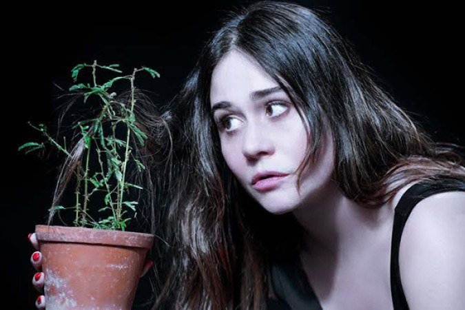 Alessandra Negrini
na peça A árvore - (crédito: Divulgação) Alessandra Negrini
na peça A árvore - (crédito: Divulgação)