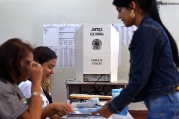 Flávio Bolsonaro supreendeu ao escolher um homem como candidato a vice em sua chapa -  (crédito: Reuters)