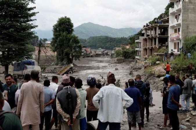 Sonam Dorjee reza para que a irmã possa ser encontrada com vida - (crédito: Sonam Dorjee) Sonam Dorjee reza para que a irmã possa ser encontrada com vida - (crédito: Sonam Dorjee)