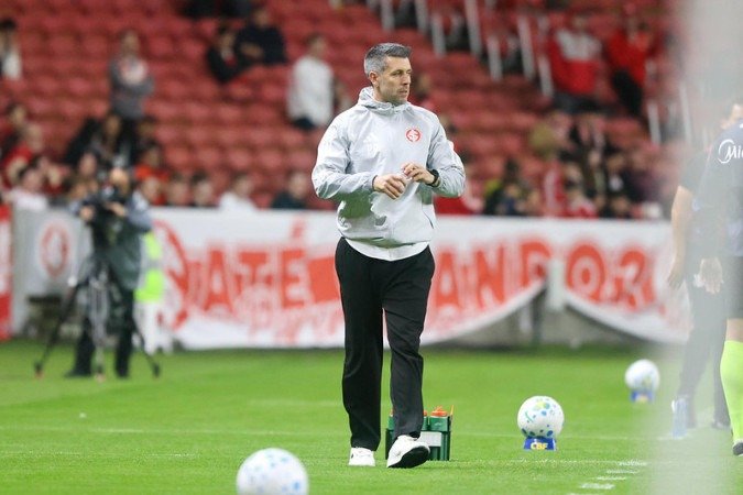 Paulo Pezzolano vive pressão por sequência sem vencer - (crédito: Ricardo Duarte/Internacional) Paulo Pezzolano vive pressão por sequência sem vencer - (crédito: Ricardo Duarte/Internacional)