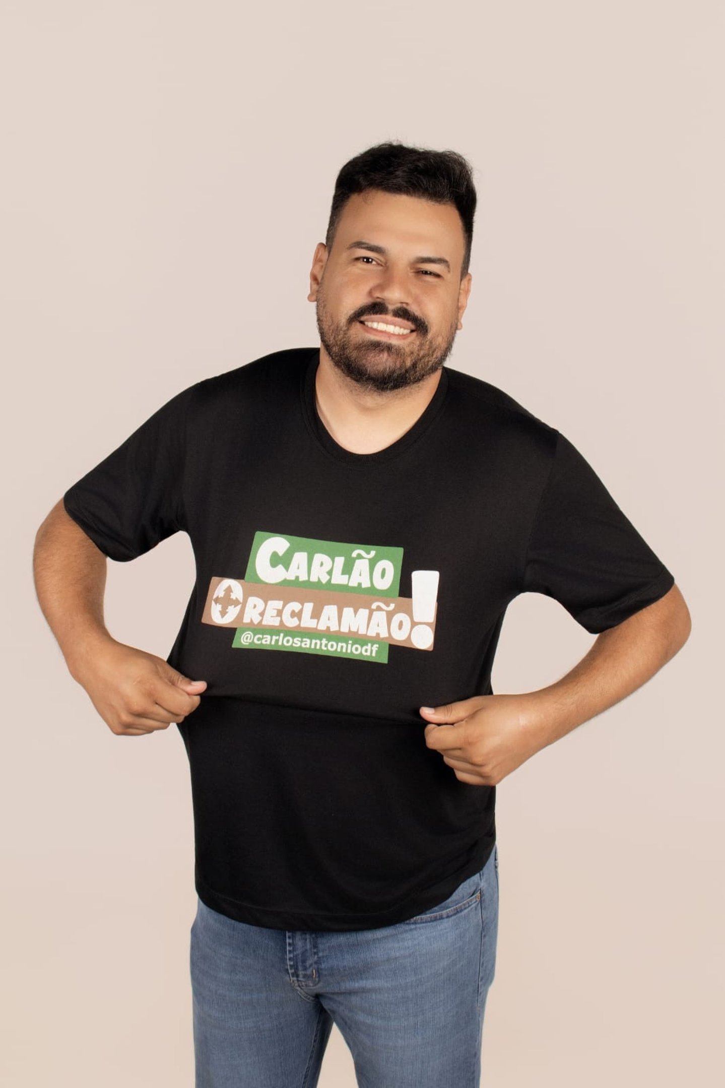 Candidato a deputado distrital pelo Democrata, Carl&atilde;o Reclam&atilde;o