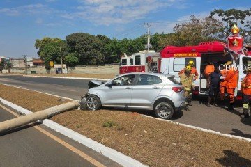 A batida envolveu um Fiat Argo, de cor prata, no Trecho 3 do SIA - (crédito: Divulgação/CBMDF) A batida envolveu um Fiat Argo, de cor prata, no Trecho 3 do SIA - (crédito: Divulgação/CBMDF)