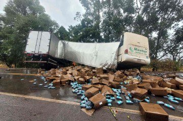 Os feridos foram encaminhados para o Hospital São Francisco, em Três Marias -  (crédito: Reprodução/CBMMG)