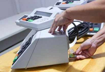 Urnas que serão utilizadas pelo TSE nas eleições: primeiro turno será em 4 de outubro -  (crédito: Luiz Roberto/TSE) -Urnas que serão utilizadas pelo TSE nas eleições: primeiro turno será em 4 de outubro -  (crédito: Luiz Roberto/TSE)