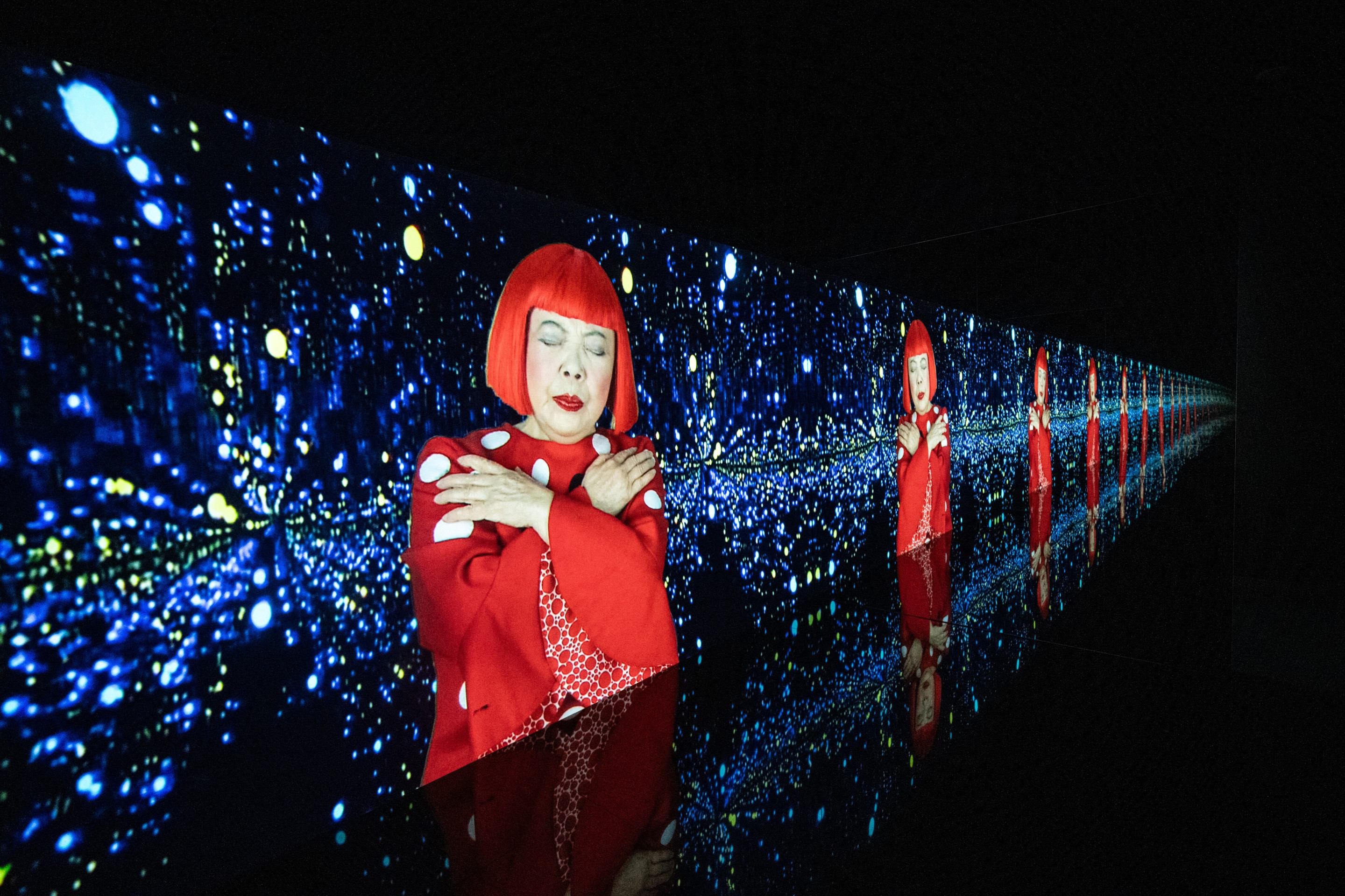 As obras de Yayoi Kusama ficaram famosas pela sua express&atilde;o e padr&otilde;es repetitivos e obsessivos 