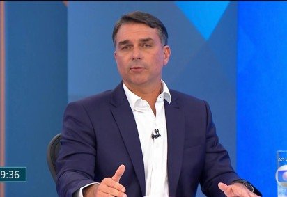 Sabatina de Flávio Bolsonaro na noite desta sexta-feira (28/8) -  (crédito: Reprodução/TV Globo) -Sabatina de Flávio Bolsonaro na noite desta sexta-feira (28/8) -  (crédito: Reprodução/TV Globo)